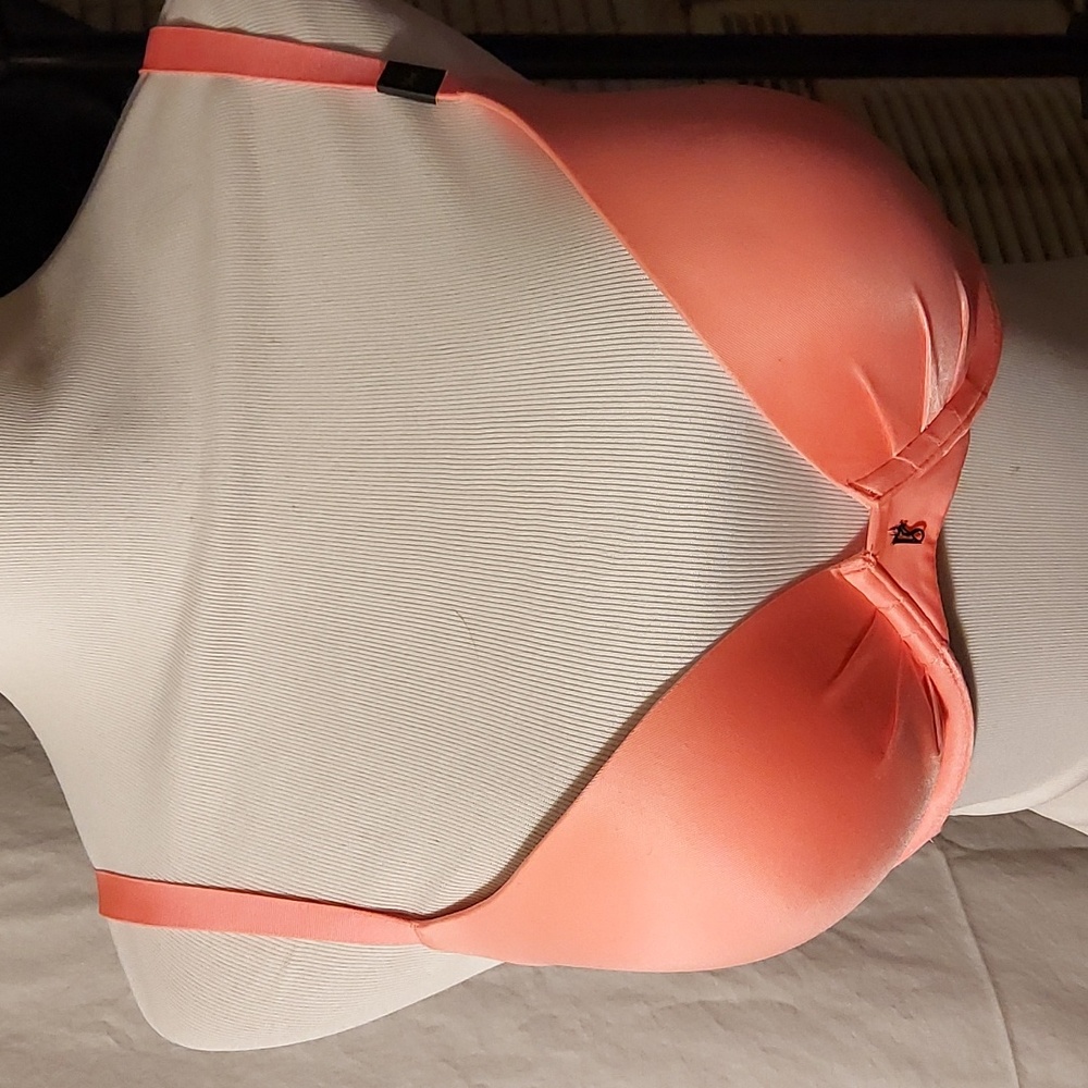 VS Bombshell